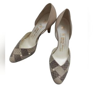 Bruno Magli Women's Cream/Tan Heels Size 36 EU